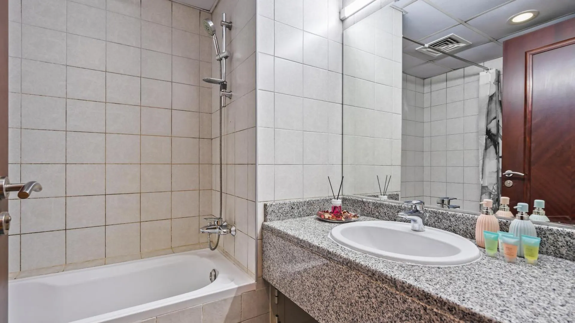 Apartment Urban Designer Apt - Family Friendly Dubai United Arab Emirates